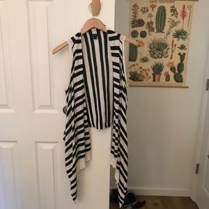 Banana republic b&w sleeveless cardi